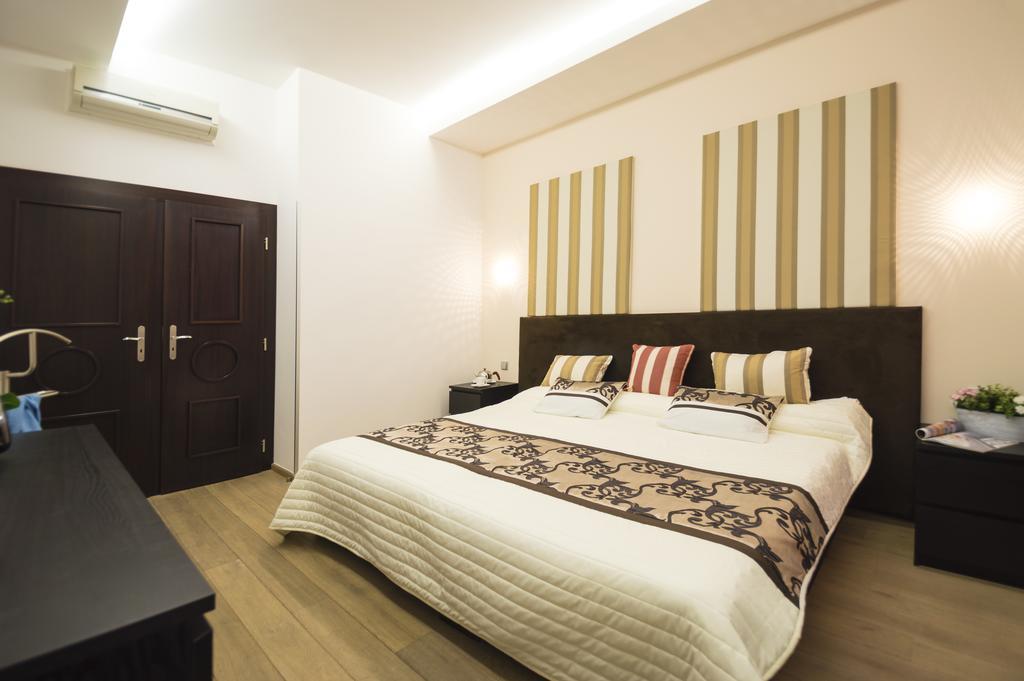 Luxury Apartments Pricna Praha Bagian luar foto