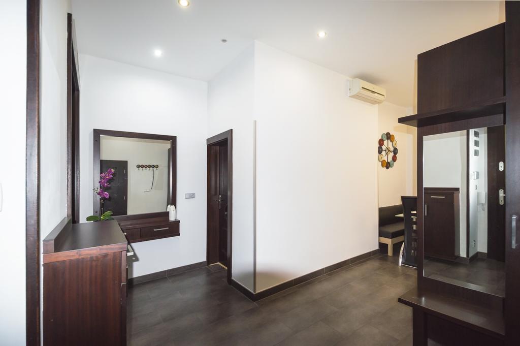 Luxury Apartments Pricna Praha Bagian luar foto