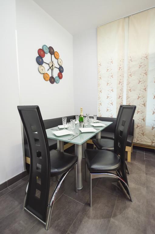 Luxury Apartments Pricna Praha Bagian luar foto