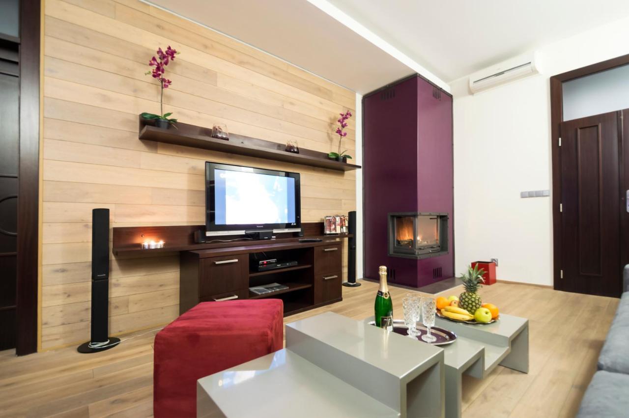 Luxury Apartments Pricna Praha Bagian luar foto